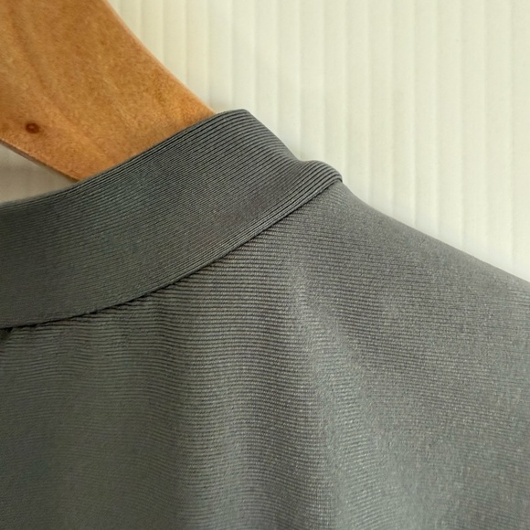 O'Neill Gray Rashguard - Picture 7 of 8